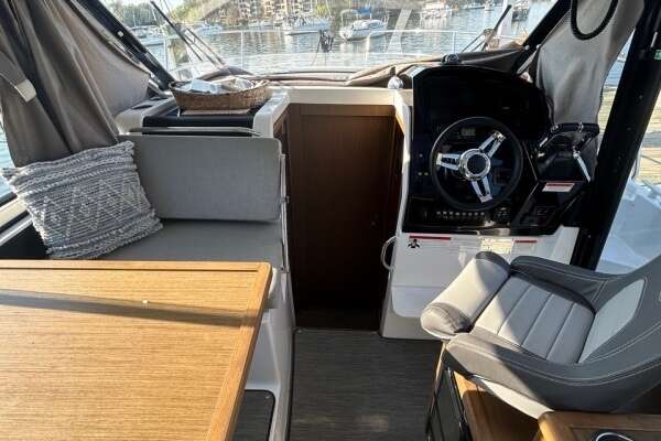 Jeanneau Jeanneau NC 895 Yacht For Sale