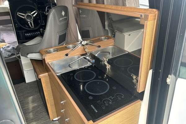 Jeanneau Jeanneau NC 895 Yacht For Sale