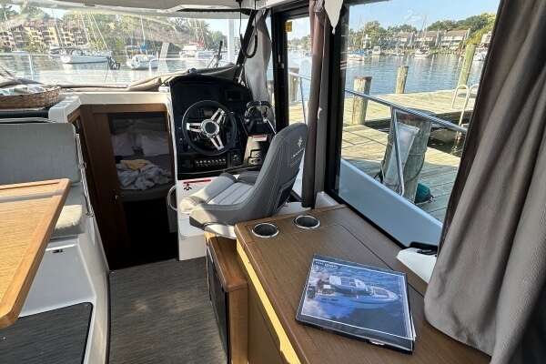 Jeanneau Jeanneau NC 895 Yacht For Sale