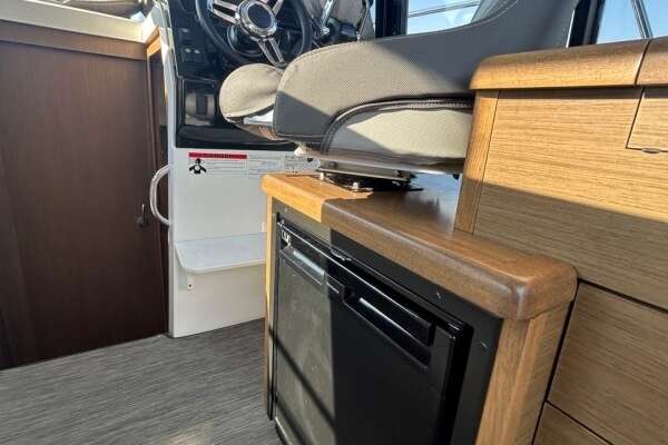 Jeanneau Jeanneau NC 895 Yacht For Sale
