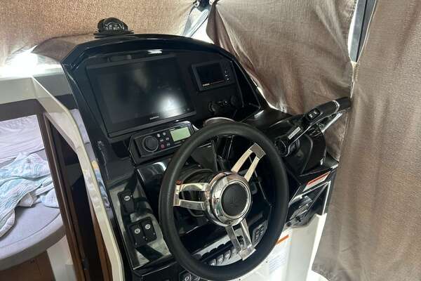 Jeanneau Jeanneau NC 895 Yacht For Sale
