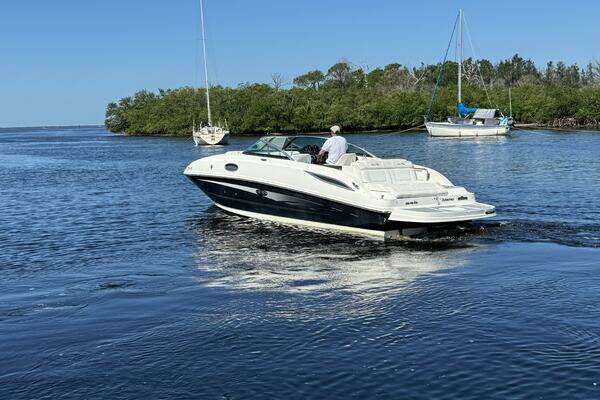 Photo of the 2014 Sea Ray 260 Sundeck