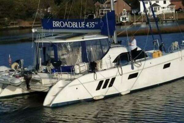 Photo of the 2010 Broadblue 435 "ADVENTURE"