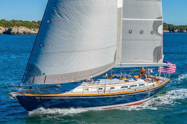 Photo of the 1998 Alden Custom 63 "VERISSIMO"