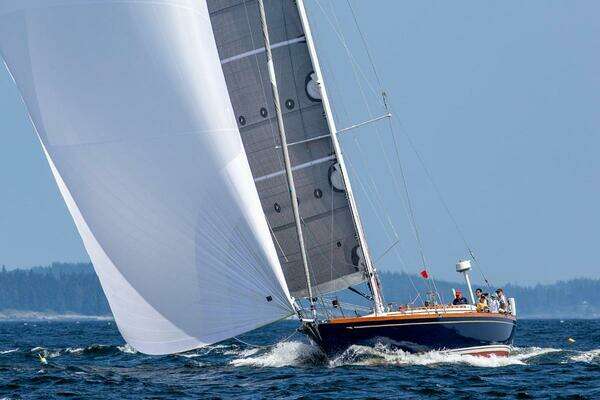 Photo of the 1998 Alden Custom 63 "VERISSIMO"