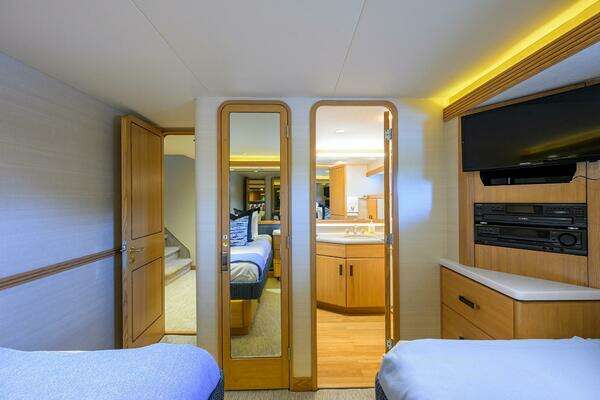 Westport/Westbay  Yacht For Sale
