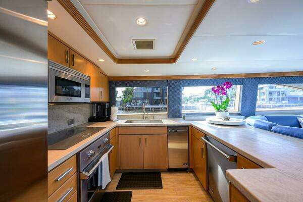 Westport/Westbay  Yacht For Sale