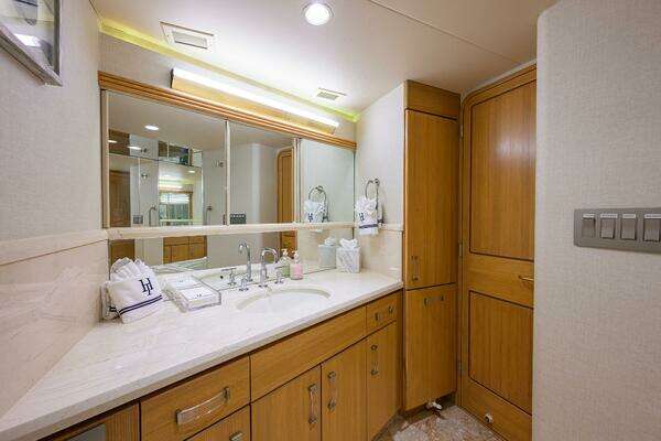 Westport/Westbay  Yacht For Sale