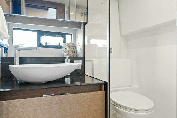 Prestige 460 Flybridge Yacht For Sale