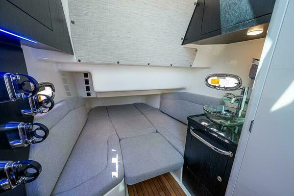 38ft Boston Whaler Yacht For Sale