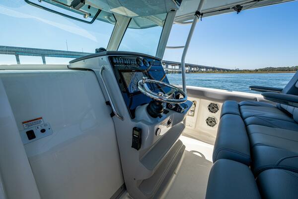 38ft Boston Whaler Yacht For Sale