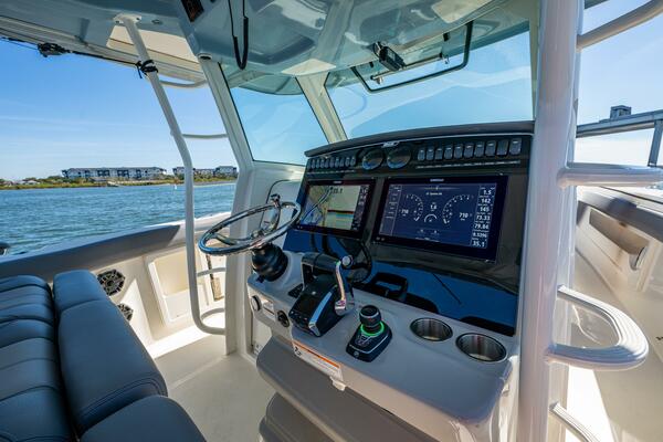 38ft Boston Whaler Yacht For Sale