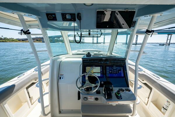 38ft Boston Whaler Yacht For Sale