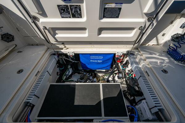 38ft Boston Whaler Yacht For Sale