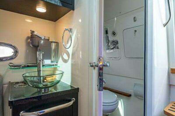 38ft Boston Whaler Yacht For Sale