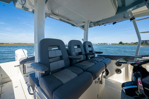 38ft Boston Whaler Yacht For Sale