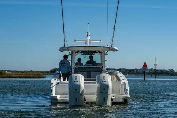 Boston Whaler  Yacht For Sale