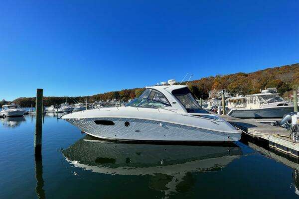 Photo of the 2009 Sea Ray SUNDANCER 350 "Out Clause"