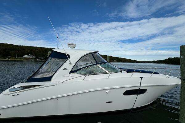 Photo of the 2009 Sea Ray SUNDANCER 350 "Out Clause"