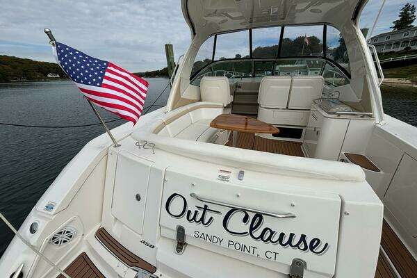Photo of the 2009 Sea Ray SUNDANCER 350 "Out Clause"