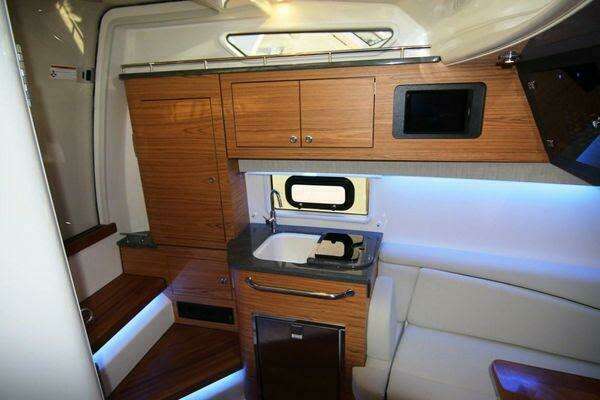 Boston Whaler 380 REALM Yacht For Sale
