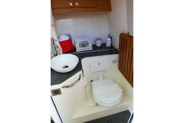 Boston Whaler 380 REALM Yacht For Sale