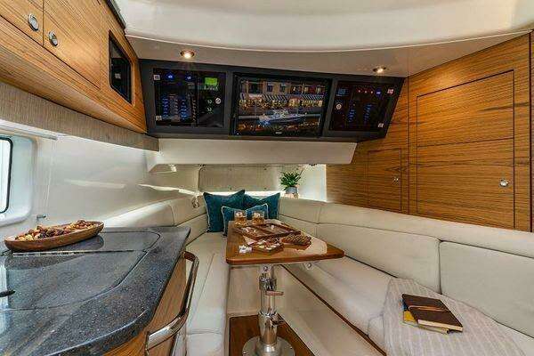 Boston Whaler 380 REALM Yacht For Sale