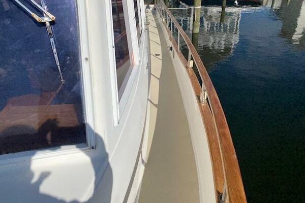 Good Vibrations 42ft Grand Banks Yacht For Sale Good Vibrations 42ft Grand Banks Yacht For Sale