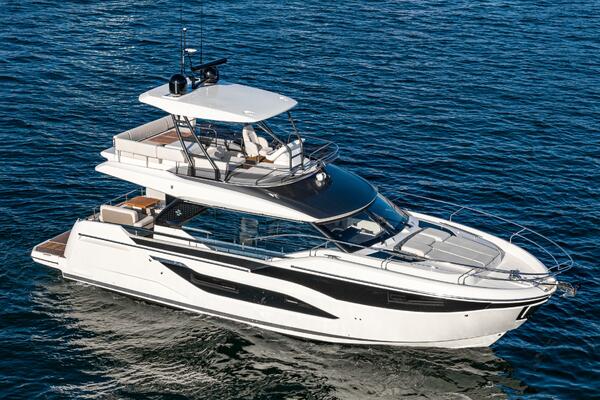 Photo of the 2025 Prestige F4.9