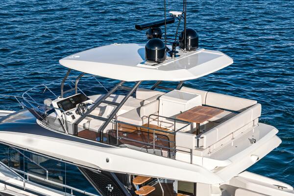 Photo of the 2025 Prestige F4.9