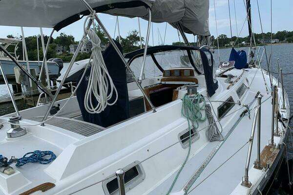 Photo of the 1990 Hylas 44 "Atlantis"