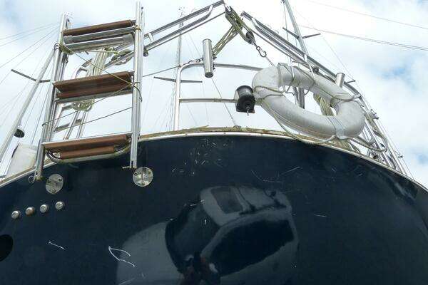 Photo of the 1990 Hylas 44 "Atlantis"