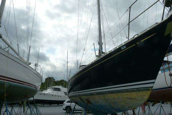 Photo of the 1990 Hylas 44 "Atlantis"