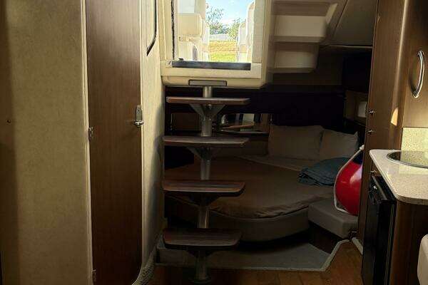 Sea Ray 370 Venture Yacht For Sale