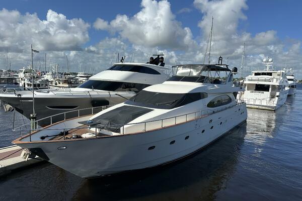 85ft Azimut Yacht For Sale