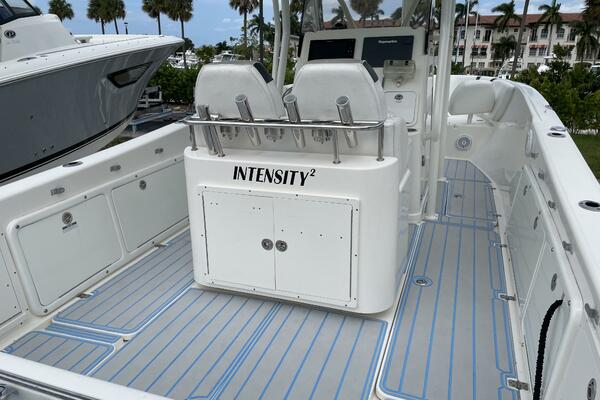 INTENSITY 2 29ft Century Yacht For Sale