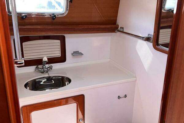 1999 Little Harbor 44