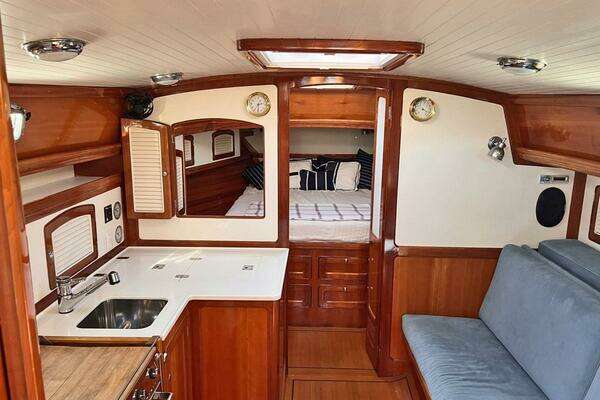 1999 Little Harbor 44