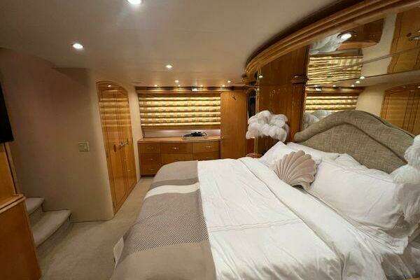 Hatteras  Yacht For Sale