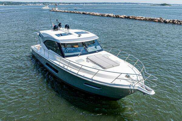 Riviera 575 SUV Yacht For Sale