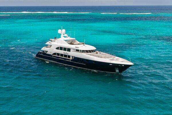 157' Trinity Yachts
