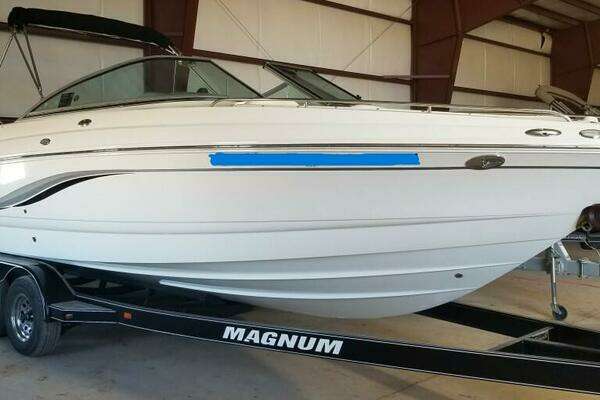 Photo of the 2006 Chaparral 256 SSi