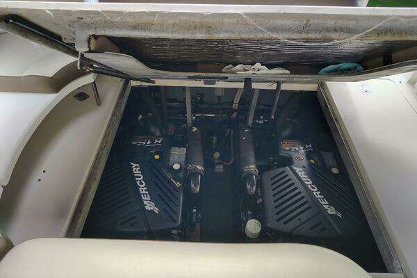 Photo of the 2001 Sea Ray Sun-Dancer "MISSED STRESS"