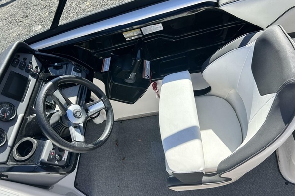 21ft Yamaha Boats Yacht For Sale