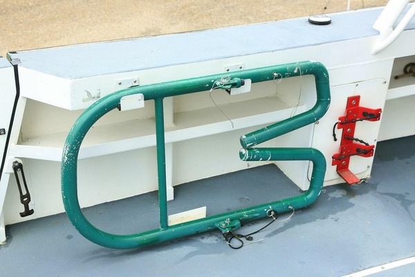 25ft SeaArk Yacht For Sale