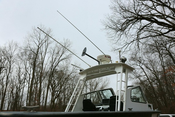 25ft SeaArk Yacht For Sale