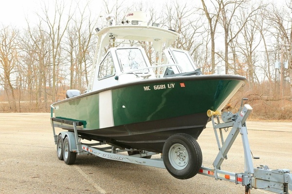 25ft SeaArk Yacht For Sale