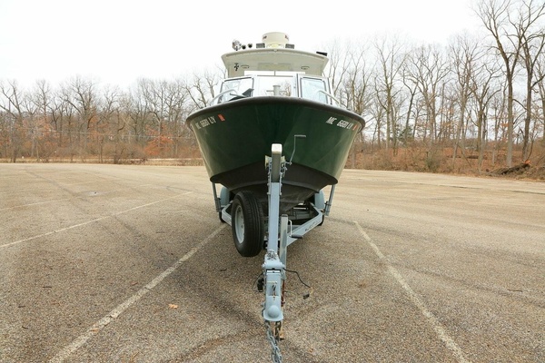 25ft SeaArk Yacht For Sale