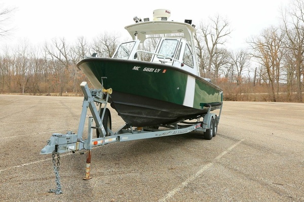 25ft SeaArk Yacht For Sale