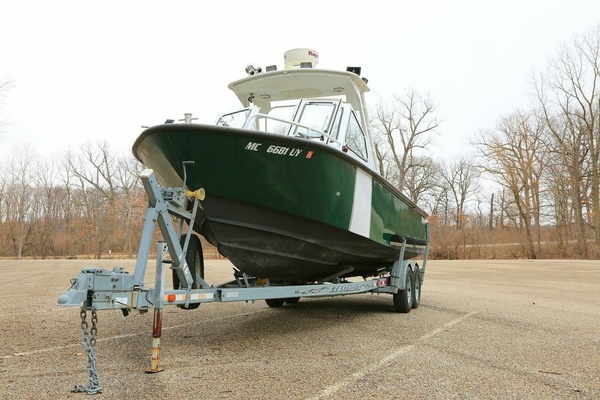 25ft SeaArk Yacht For Sale